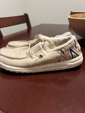 Hey Dude Women's Beige Slip-On Lined Slippers with Patterned Heel